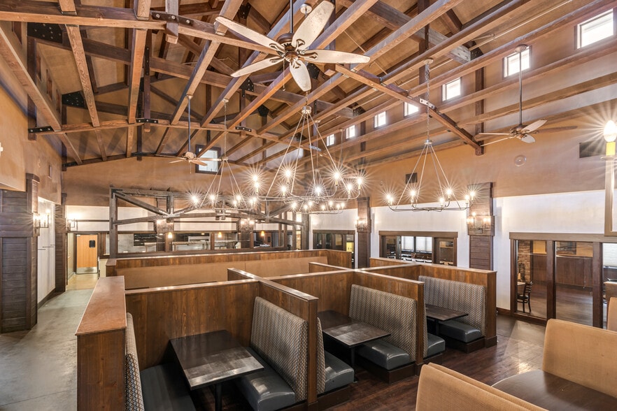 More Photos Of 1180 Airport Park Blvd, Ukiah Restaurant For Lease