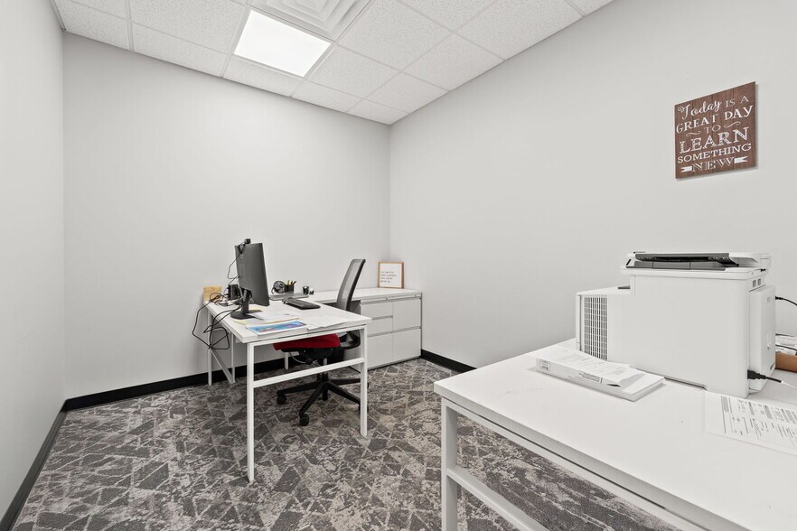 More Photos Of 2820 Spring Glen Rd, Jacksonville Office For Sale