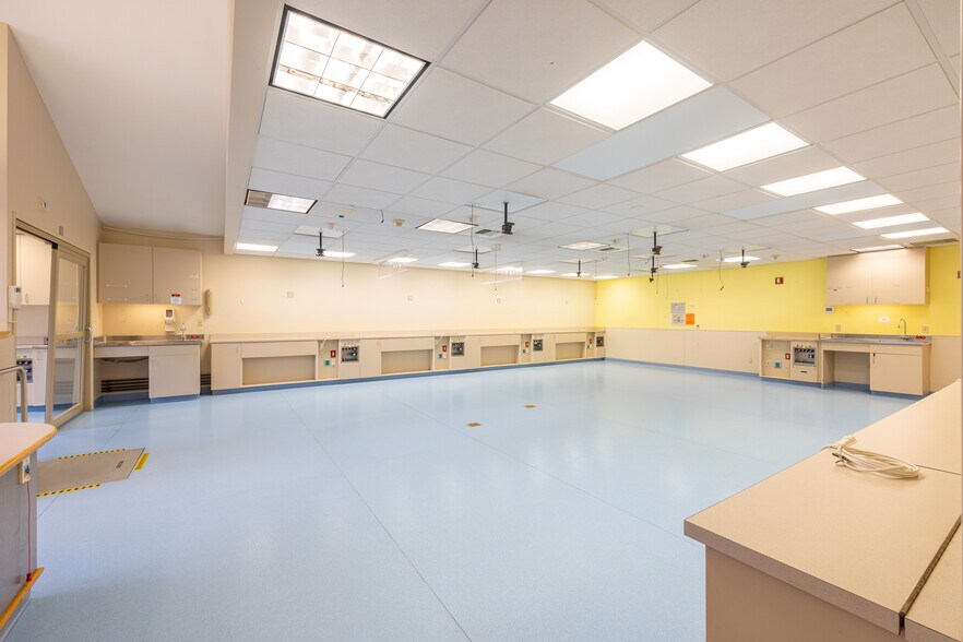 More Photos Of 811 Georgiana St, Port Angeles Medical For Sale