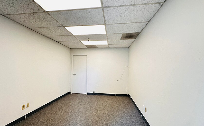 More Photos Of 2290 Ringwood Ave, San Jose Service For Sale