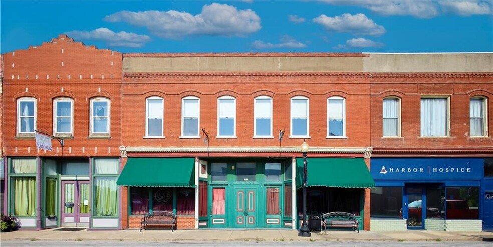 More Photos Of 206 N Main St, Plattsburg Restaurant For Sale