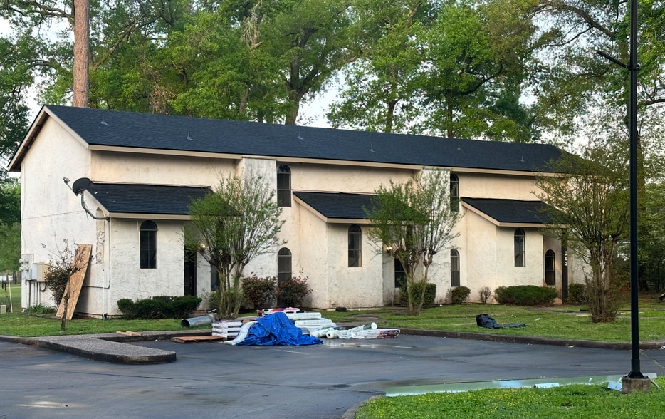 More Photos Of 100 La Costa Dr, Montgomery Apartments For Sale