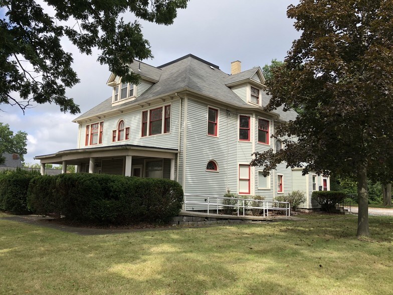 More Photos Of 1451 E Market St, Warren Medical For Sale