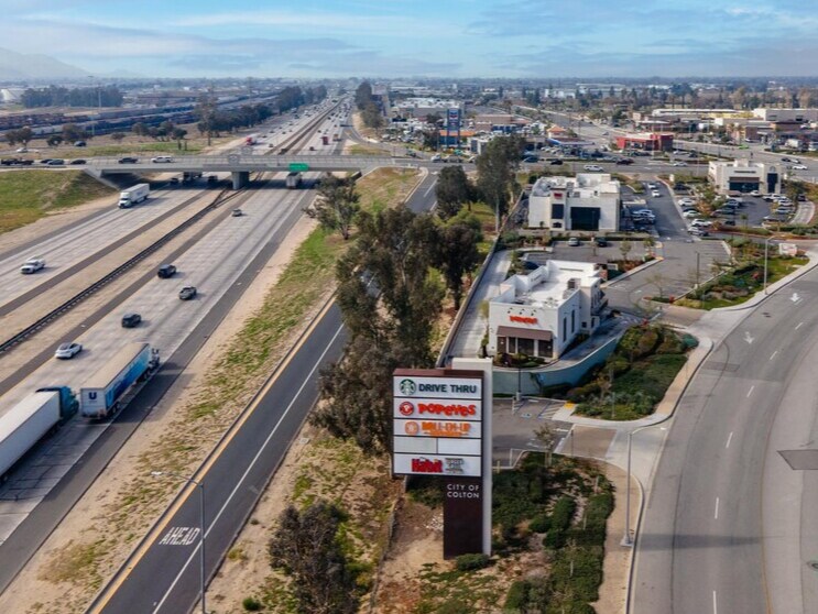 More Photos Of 1500 W Valley Blvd, Colton Fast Food For Sale