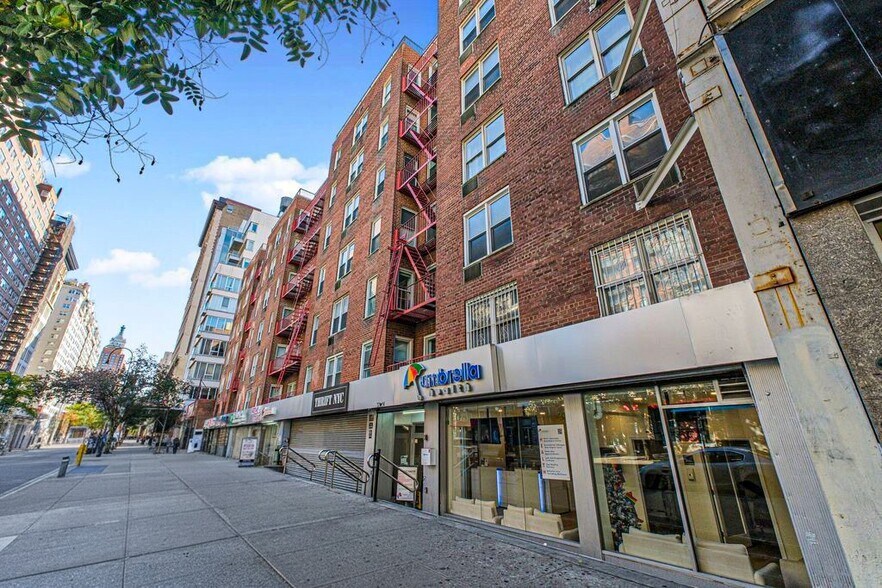 More Photos Of 25 W 13th St, New York Apartments For Sale