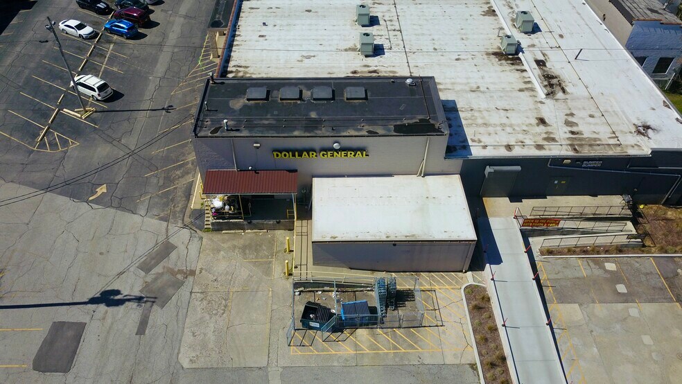 More Photos Of 624 State St, New Albany Storefront For Sale