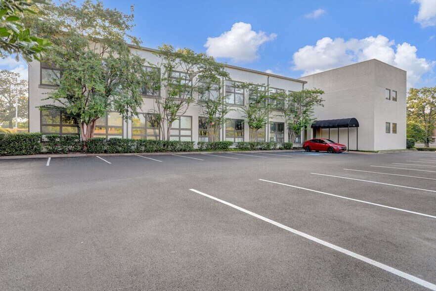 More Photos Of 756-765 Ridge Lake Blvd, Memphis Medical For Sale