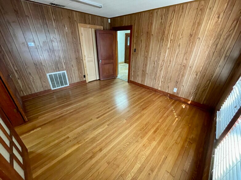 More Photos Of 3722 Old Bullard Rd, Tyler Medical For Lease