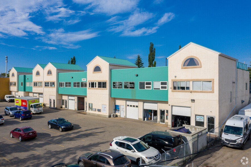 Primary Photo Of 3907 3A St NE, Calgary Showroom For Lease