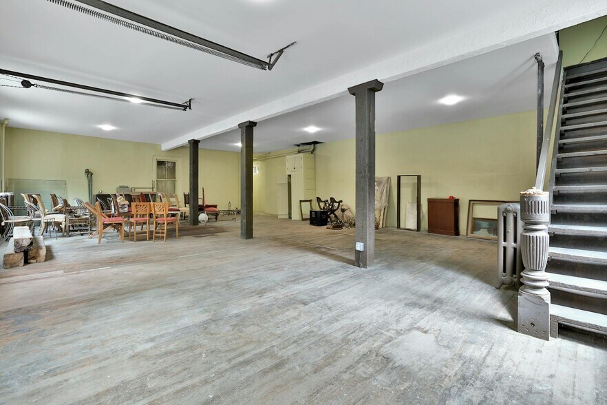 More Photos Of 68 Brook St, Croton On Hudson Showroom For Sale