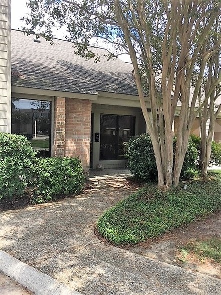 More Photos Of 11715 Bricksome Ave, Baton Rouge Office For Sale