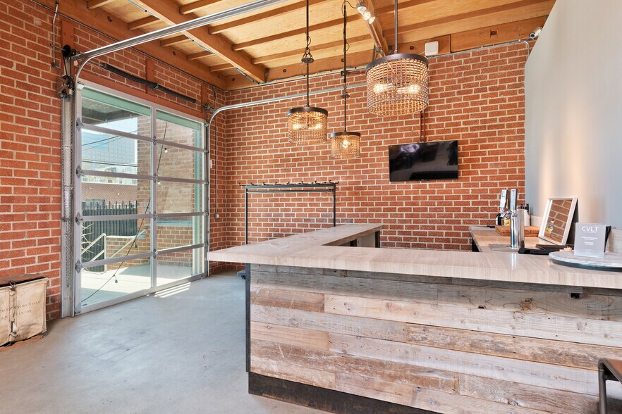 More Photos Of 6368 Arizona Cir, Los Angeles Office For Lease