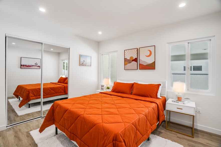 More Photos Of 7008 Encino Ave, Van Nuys Apartments For Sale