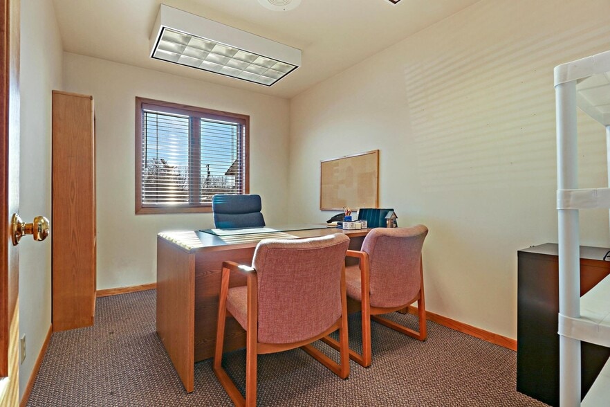 More Photos Of 5300 Green Bay Rd, Kenosha Medical For Lease