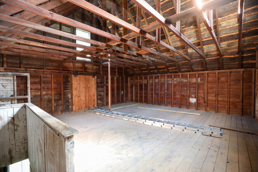 More Photos Of 12 Lounsbury Ct, Kingston Light Manufacturing For Lease