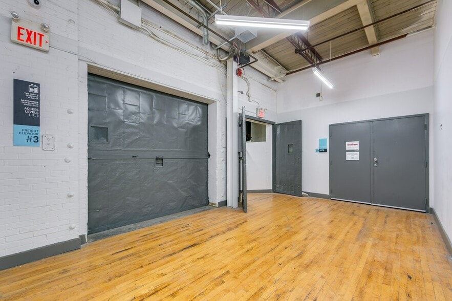 More Photos Of 276 Carlaw Av, Toronto Showroom For Lease