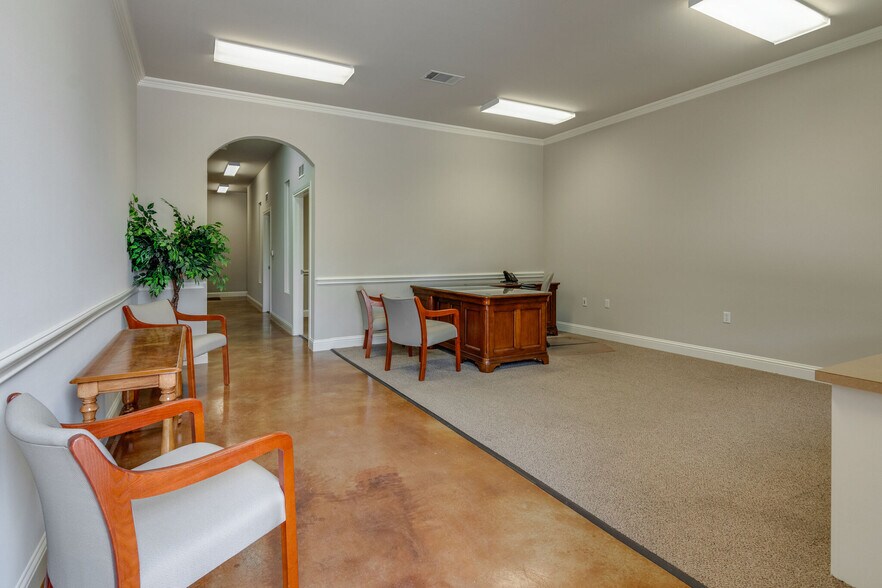 More Photos Of 807 Bluebonnet Dr, Keller Loft Creative Space For Lease
