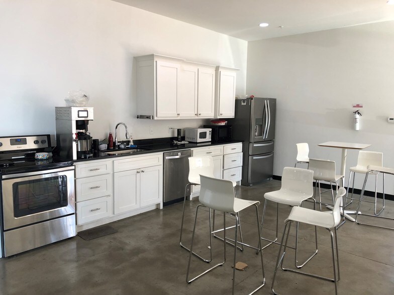 More Photos Of 2209 Hawks Lndg, Fayetteville Warehouse For Lease