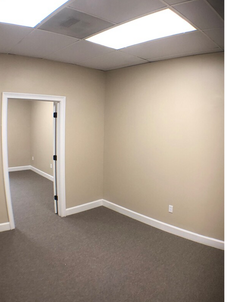 More Photos Of 3547 Habersham At Northlake, Tucker Office For Lease