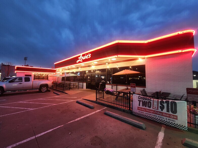 Primary Photo Of 6310 E 101st St, Tulsa Restaurant For Sale