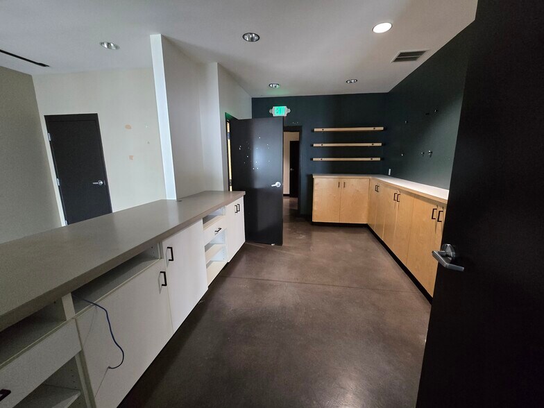 More Photos Of 4330 Wilder Rd, Bay City Freestanding For Lease