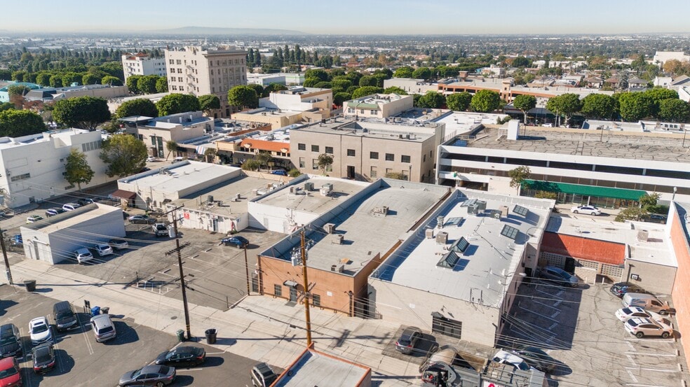 More Photos Of 6728 Bright Ave, Whittier Storefront For Sale