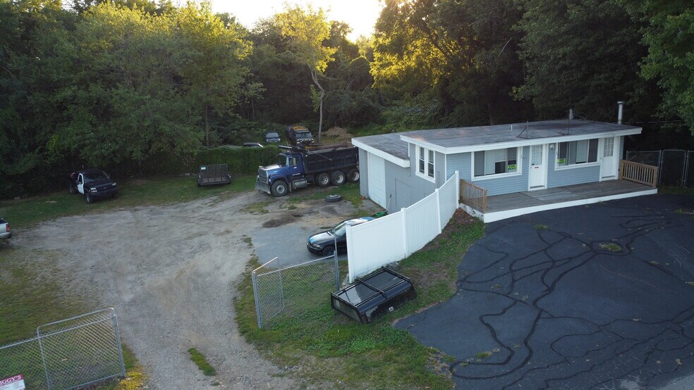 Primary Photo Of 9-19 King St, Old Saybrook Light Manufacturing For Sale