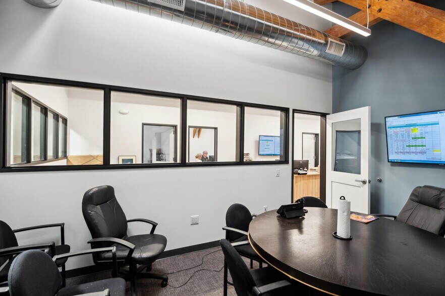 More Photos Of 1000 Calcot Pl, Oakland Warehouse For Lease