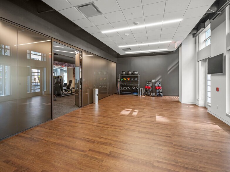 More Photos Of 2777 Crystal Dr, Arlington Unknown For Sale