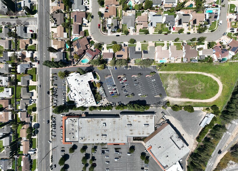 More Photos Of 2585 Cochran St, Simi Valley Freestanding For Sale