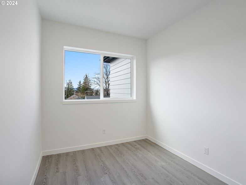 More Photos Of , Portland Multifamily For Sale