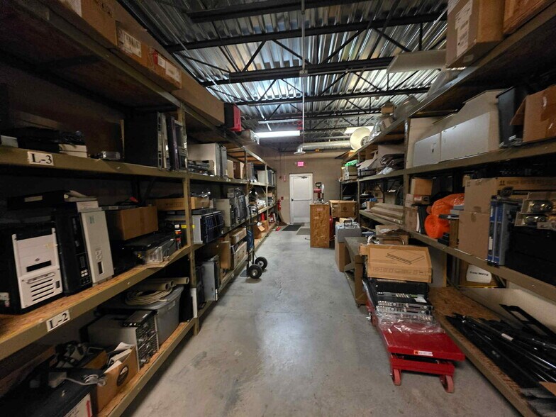 More Photos Of 11717 IL-37, Marion Flex For Sale