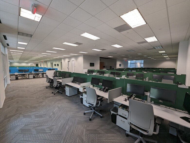 More Photos Of 11410 Greens Crossing Blvd, Houston Light Manufacturing For Sale