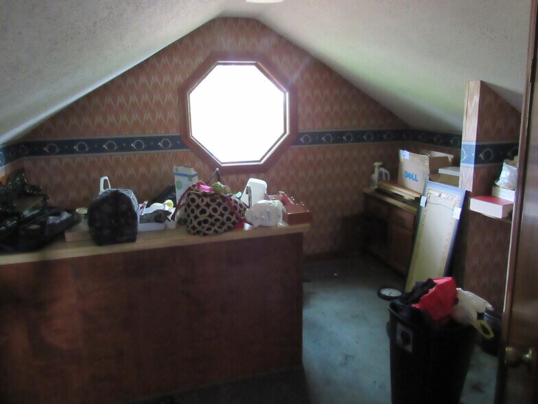 More Photos Of 219 8th St N, Columbus Office Residential For Lease