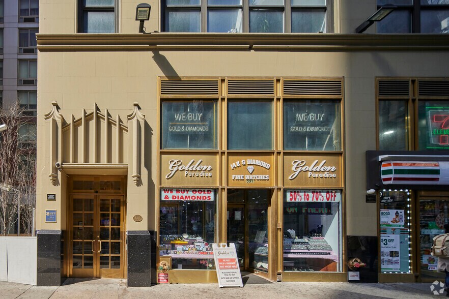 More Photos Of 589 Eighth Ave, New York Loft Creative Space For Lease