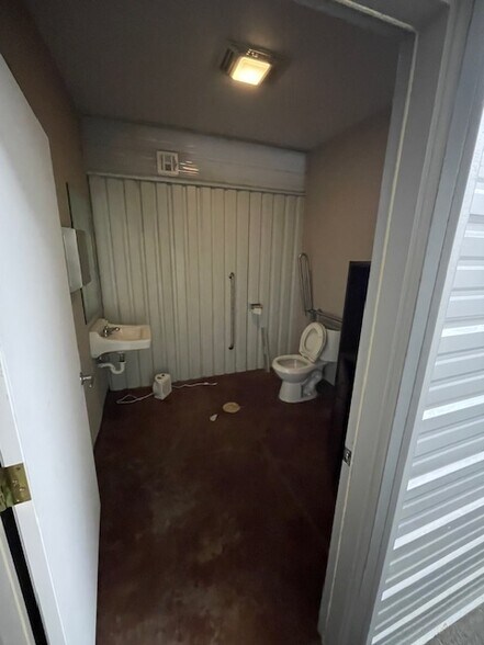 More Photos Of 601 W Oakland St, Broken Arrow Office Residential For Sale