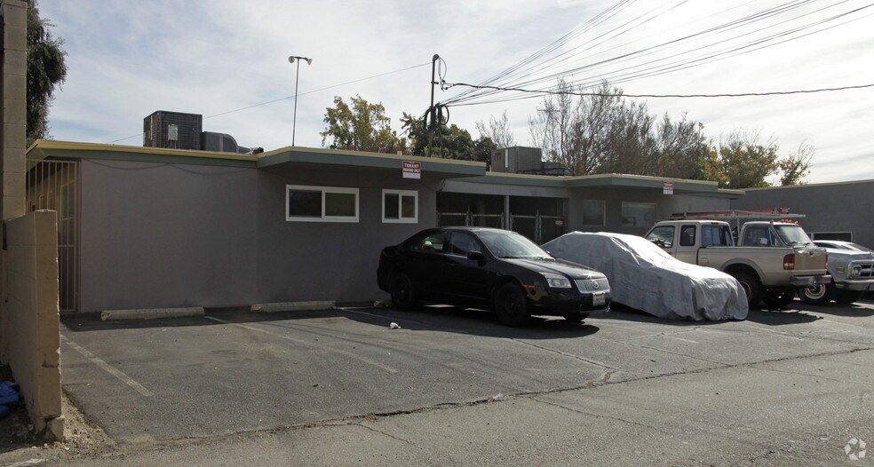 More Photos Of 1013 N Begonia Ave, Ontario Office For Lease