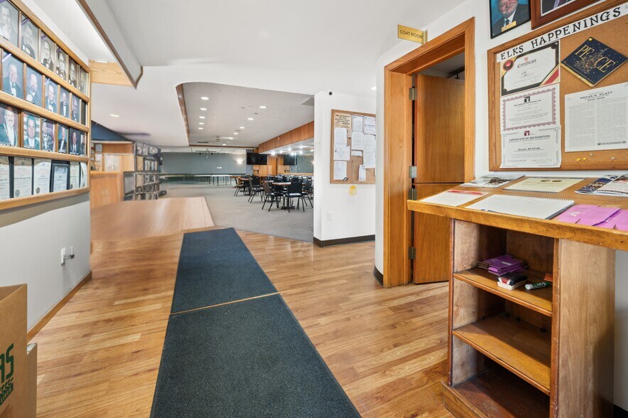 More Photos Of 2830 E Grand River Ave, Howell Lodge Meeting Hall For Sale