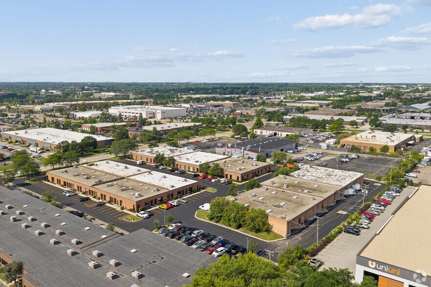 More Photos Of 1200-1258 Remington Rd, Schaumburg Light Distribution For Lease