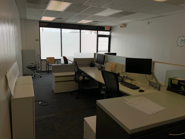 More Photos Of 170 Scotland Rd, Orange Flex For Lease