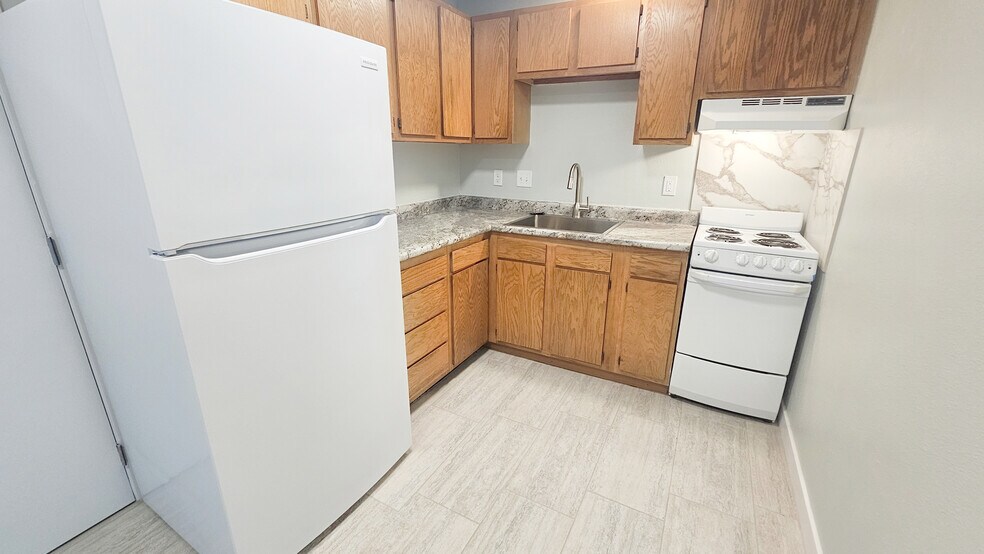 More Photos Of 3315 E 15th St, Des Moines Apartments For Sale