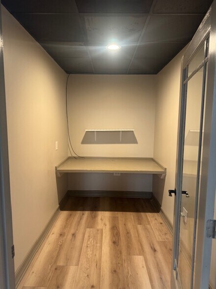 More Photos Of 9 Commerce St, Thomasville Freestanding For Lease