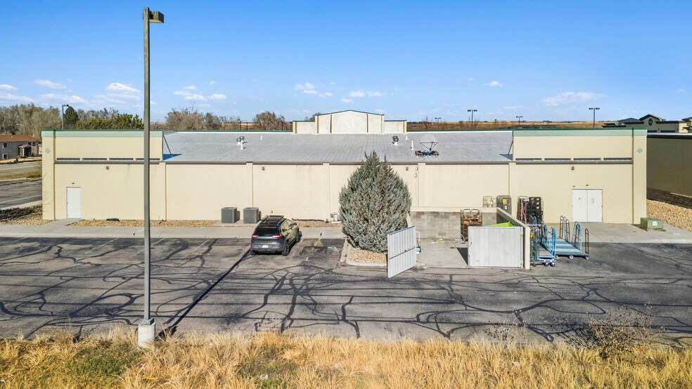 More Photos Of 1740 E Broad St, Milliken Freestanding For Sale