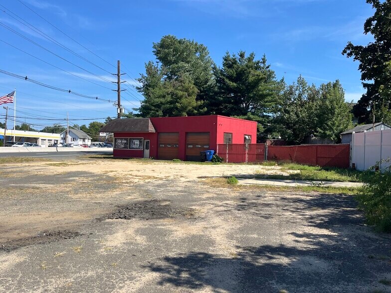 Primary Photo Of 540 State Route 36, Belford Auto Repair For Sale