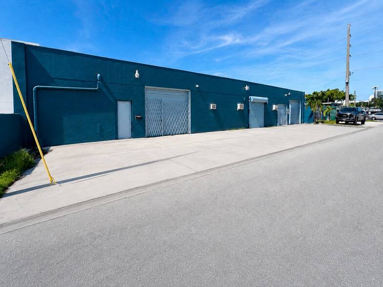 More Photos Of 711-713 NW 1st St, Fort Lauderdale Industrial For Lease