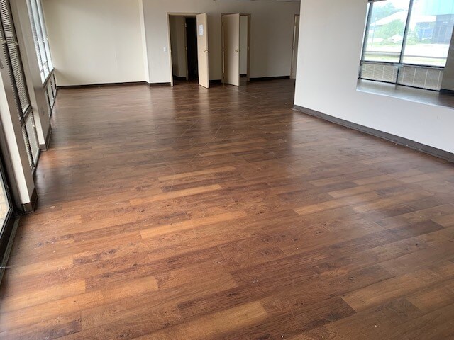 More Photos Of 580 Ellis Rd S, Jacksonville Office For Sale