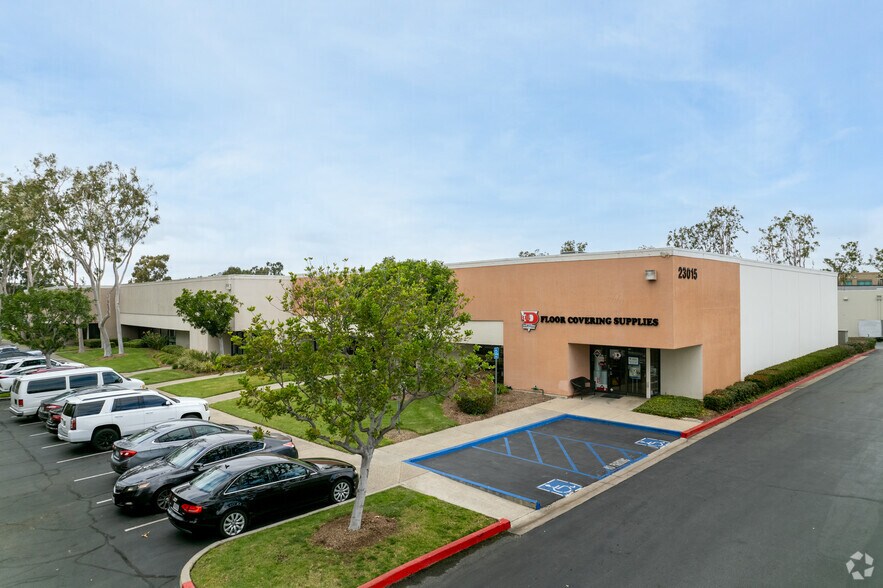 More Photos Of 23052 Lake Forest Dr, Laguna Hills Storefront For Lease