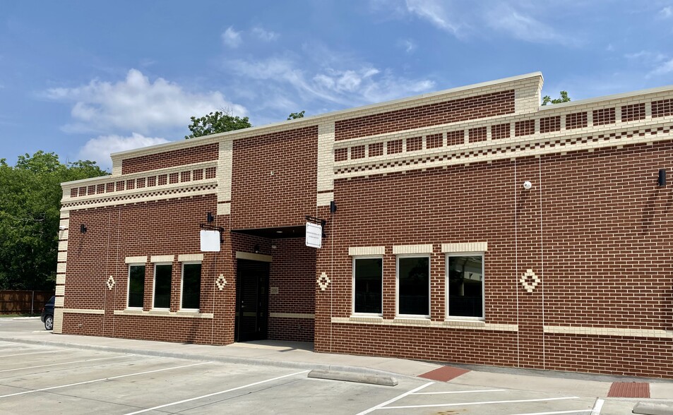 Primary Photo Of 273 W Church St, Lewisville Medical For Lease