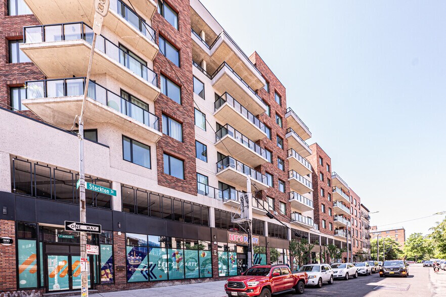 More Photos Of 912 Broadway, Brooklyn Apartments For Lease