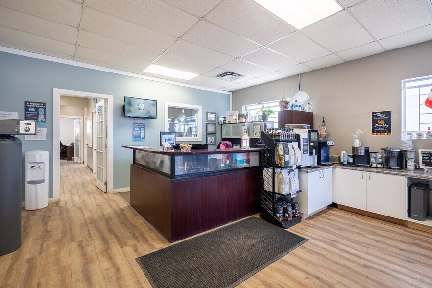 More Photos Of 2711 50 Av, Lloydminster Industrial For Sale